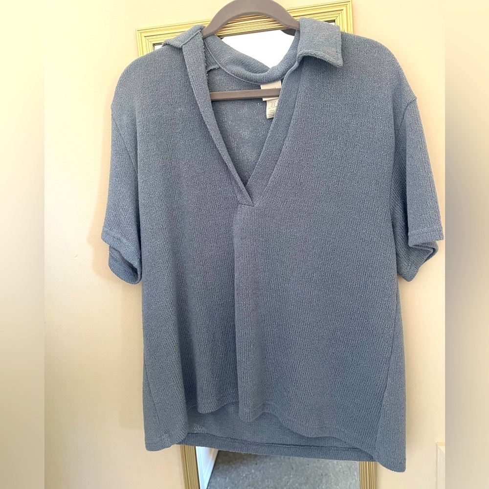 Short sleeve flowy knit top